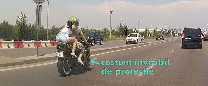 Pe motocicletă ca la plajă