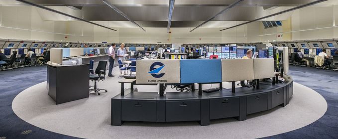 Vrei să devii controlor de trafic aerian? Eurocontrol face angajări