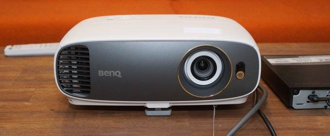 Review: BenQ W1700, proiector 4K HDR pentru pasionații de filme