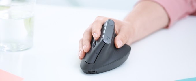 Review: mouse Logitech MX Vertical cu formă inedită