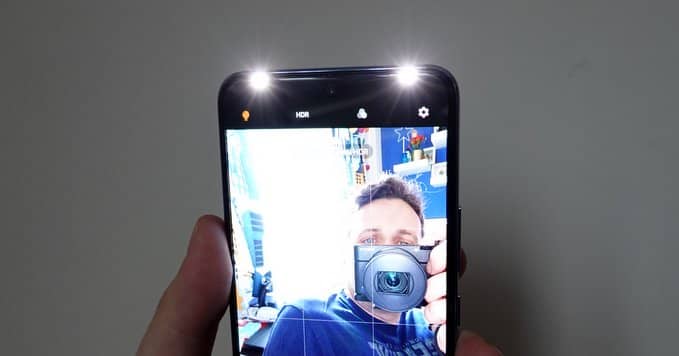 vivo V21 5G este telefonul pentru fanii selfie/Insta/TikTok