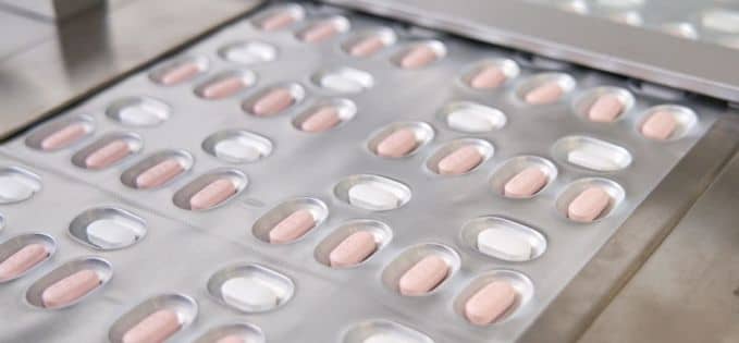 Cum funcționează pastilele anti-covid de la Merck și Pfizer