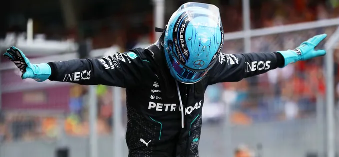 Formula 1 în Austria: Mercedes câștigă după o coliziune între Verstappen și Norris