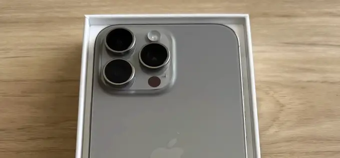 Am trecut la iPhone 16 Pro Max (și câteva observații despre transfer, Apple Clear Case și folie de ecran)