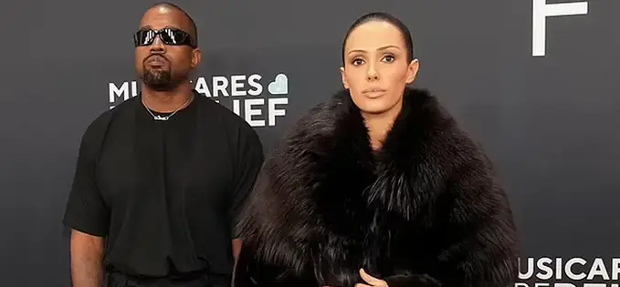 Dovada că Kanye West chiar a înnebunit (NSFW)